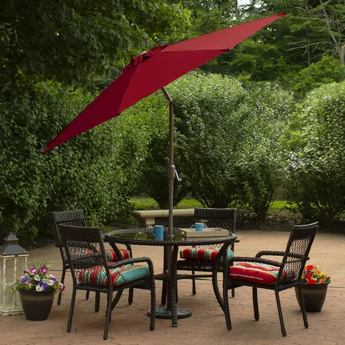 Vista 3 de Northlight Sombrilla de mercado para patio al aire libre de 9 pies con manivela e inclinación, color rojo