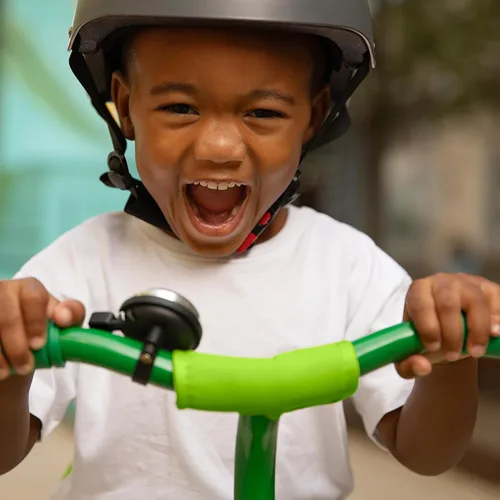 Vista 3 de Jetson Light-Up Trike, Front and Rear Baskets, Multi-Colored LED Lights, Seatbelt and Bell