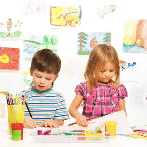 Vista 7 de Bandejas de arte de actividad, paquete de 8 bandejas organizadoras de manualidades para pintura, cuentas, limo y juguetes sensoriales, 11 x 8.3 x