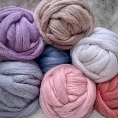 Vista 3 de Revolution Fibers Lana Corriedale teñida 8.2 onzas de parte superior de lana peinada de primera calidad 26 micras, 100% lana Corriedale pura