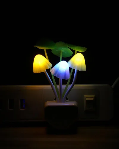 Vista 7 de Lámpara de noche con sensor LED Rienar, lámpara de ensueño en forma de hongo con cambio de color, enchufe LED