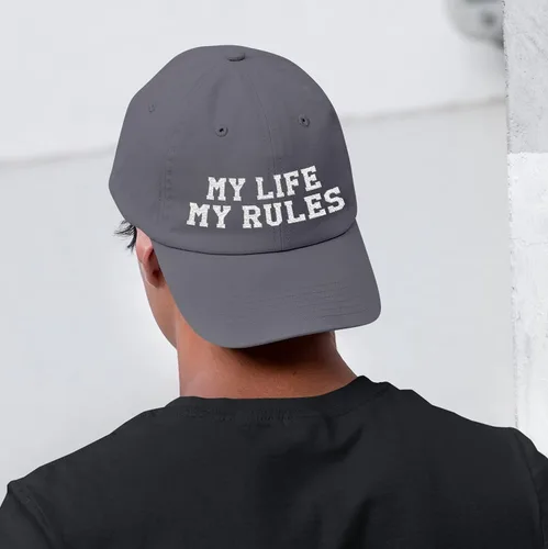 Vista 4 de Gorra de béisbol de tamaño ajustable personalizable con texto bordado