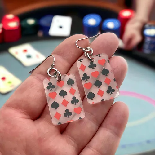 Vista 3 de Jugador de cartas Pendientes ligeros Acrílico transparente con el 4 Juego de Cartas Corazones Palas Diamond Clubs Poker Casino