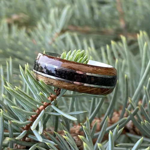 Vista 2 de Whiskey Barrel and Dinosaur Bone Wedding Band