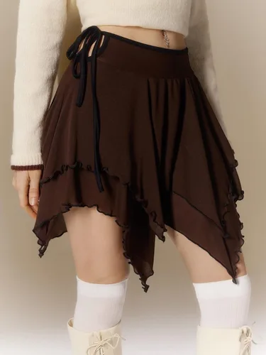 Vista 3 de Verdusa Falda Y2K con capas escalonadas y dobladillo asimétrico con nudo lateral para mujer