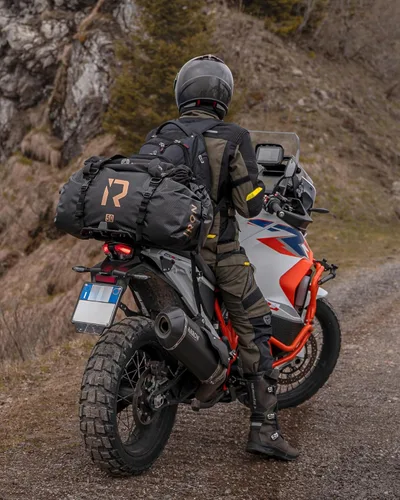 Vista 8 de IRON JIA'S Bolsa Seca para Motocicleta – Bolsa de Lona Impermeable y Bolsa Trasera de Equipaje, Bolsas de Sillín con Cierre Superior Enrollable