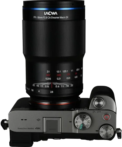 Vista 7 de Venus Optics Laowa 3.543 in f/2.8 2X Ultra Macro APO para Sony FE