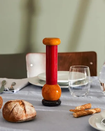 Vista 3 de Alessi Molino de pimienta de madera de diseño, rojo
