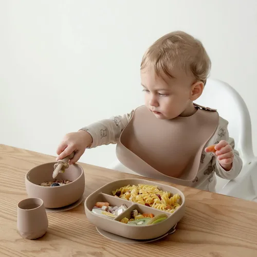 Vista 5 de SAMiGO Tazas de silicona para bebés de 6 a 12 meses, pequeñas tazas abiertas para entrenamiento y beber agua, suministros para el destete guiado por