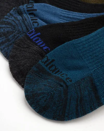 Vista 5 de New Balance Calcetines de corte bajo sin sudor para niños con soporte de arco paquete de 8