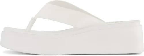 Vista 2 de CUSHIONAIRE Sandalia con plataforma Pippin para mujer con espuma viscoelástica, Negro