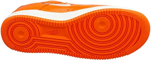 Vista 7 de Nike Tenis Air Force 1'07 para hombre, Naranja de seguridadBlanco Summit