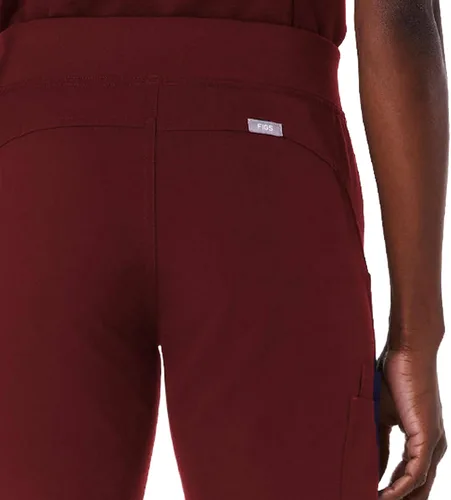 Vista 8 de FIGS Livingston - Pantalones médicos básicos para mujer, cintura de yoga, 2 bolsillos, ajuste clásico de pierna recta 2-Borgoña
