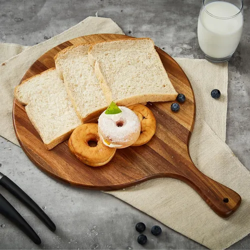 Vista 5 de Tabla de cortar redonda de madera de acacia con asa - Tabla de charcutería de madera, tabla de cortar y servir versátil para pizza, pan, queso
