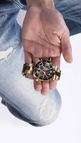 Vista 5 de GUESS Reloj multifunción para hombre en tono dorado y negro Oro
