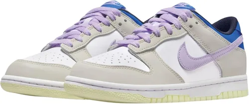 Vista 412 de Nike Kid's Dunk Low Sneaker