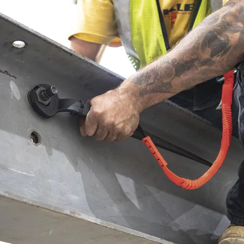 Vista 9 de KLEIN TOOLS 3212TT Llave de boca abierta de construcción con orificio para amarrar, fabricada en EE. UU., apertura nominal de 1-1/4 pulgadas, perno