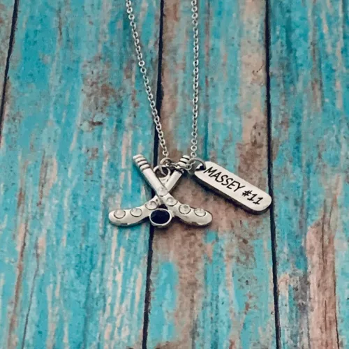 Vista 3 de Collar de hockey personalizado con dije grabado, joyería de hockey, regalos de hockey, collar con dije de hockey sobre hielo, jugadores de hockey