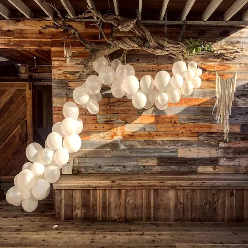 Vista 7 de KOMOREBI Globos blancos de 10 pulgadas, 100 globos blancos lisos de látex para cumpleaños, compromiso, boda, baby shower, aniversario, decoración