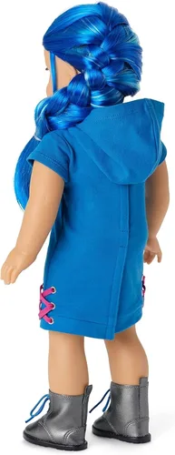 Vista 3 de Muñeca American Girl Truly Me de 18 pulgadas #90 con ojos azules, cabello largo azul y piel de ligera a media en vestido de patinadora, para edades