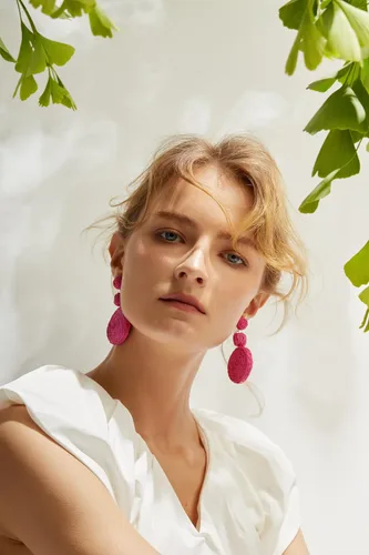 Vista 4 de Aretes de bola de rafia boho para mujer, aretes redondos de rafia Joyería de vacaciones de verano en la playa