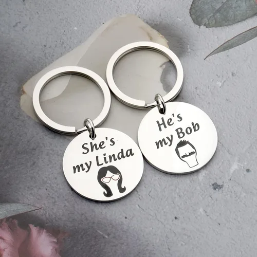 Vista 5 de FAADBUK Regalo inspirado en hamburguesas para parejas, juego de keychian You're the Linda to my Bob regalo del día de San Valentín