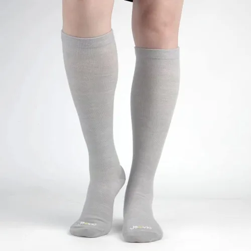 Vista 3 de JAVIE - Calcetines de compresión ligeros de lana merina, cómodos, graduados, de 15 a 20 mmHg, medias altas hasta la rodilla para mujeres y hombres