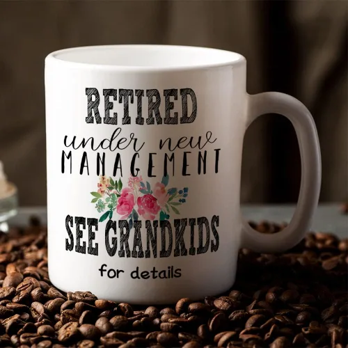 Vista 4 de Fatbaby Regalos de jubilación para mujeres, taza de café con texto en inglés "Retirement Under New Management" para ver a los nietos, taza de café