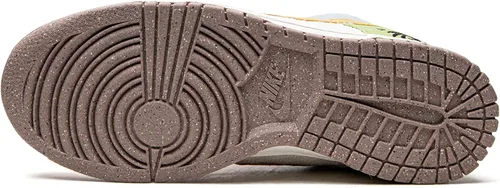 Vista 5 de Nike W Dunk Low SE DQ0265 100 para mujer, talla 10W, VelaOro lijado, 10