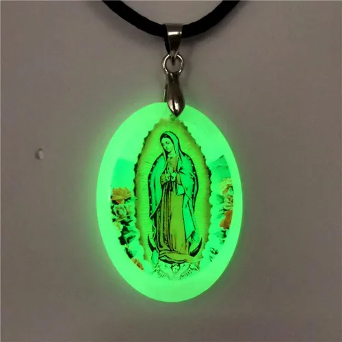 Vista 4 de PTGMH Miraculous Jewelry Collar de Virgen María ajustable para mujer Madrina Collar Señora de Guadalupe Colgante Oval Resina Resplandor
