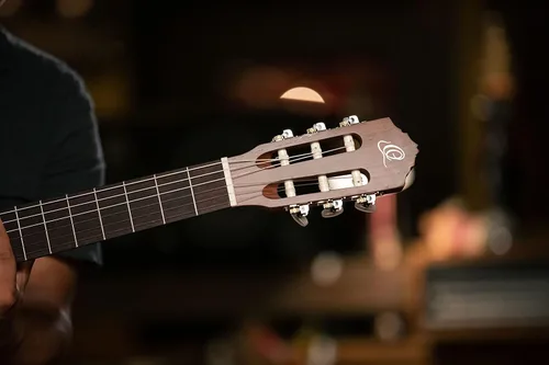 Vista 14 de Ortega Student Series Pro - Guitarra clásica de nailon de 6 cuerdas de tamaño completo, parte superior de abeto Engelmann sólido, satén natural (R55)