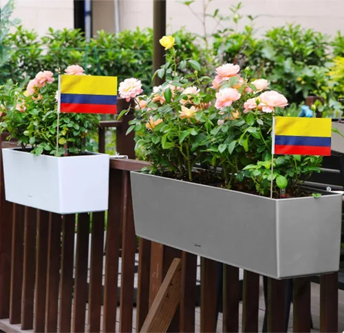 Vista 5 de Paquete de 20 banderas colombianas pequeñas de mano para decoración (5 x 8 pulgadas), esenciales para fiestas y celebraciones