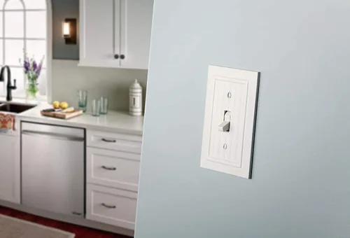 Vista 2 de Franklin Brass Beadboard Clásico (Paquete de 1) Cubierta Decorativa para Interruptor de Luz Blanco Puro Placa de Pared de 2 Posiciones