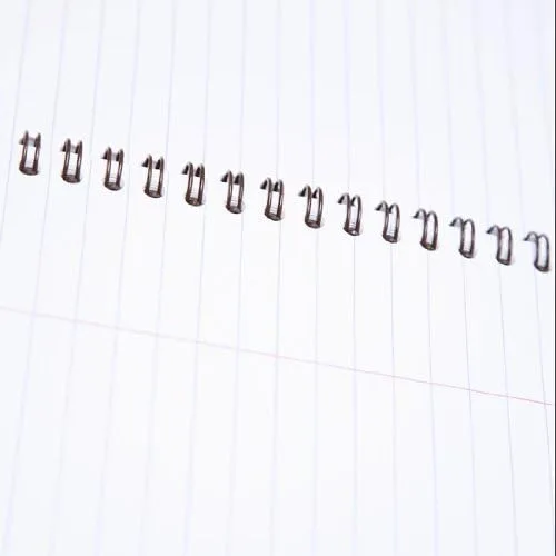 Vista 3 de Clairefontaine Basics - Paquete de 5 cuadernos A4 con espiral, 8 ¼ x 11 ¾ 100 páginas, color negro