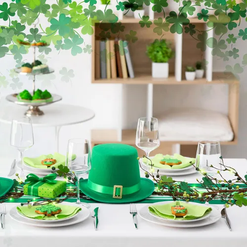 Vista 4 de Guirnalda del día de San Patricio con decoraciones ligeras de trébol y bayas de 4.5 pies, guirnaldas de trébol verde y bayas para decoración del día