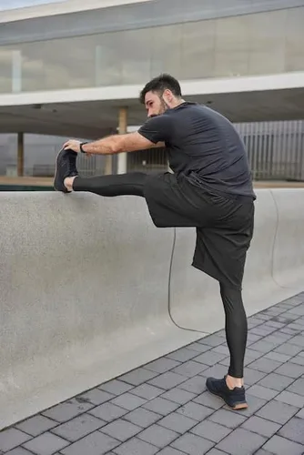 Vista 5 de SILKWORLD Pantalones de correr 2 en 1 para hombre, pantalones deportivos de compresión, leggings de entrenamiento con bolsillos con cremallera