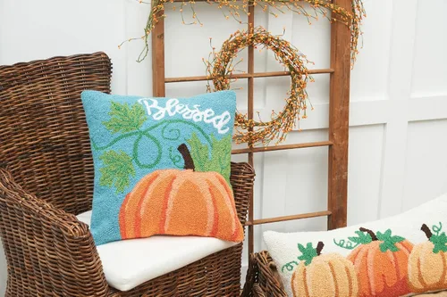 Vista 2 de C&F Home Blessed Pumpkin - Almohada con gancho de 18 x 18 pulgadas, color azul