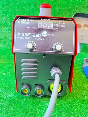 Vista 4 de Soldador tres funciones mini conector europeo MIG WT-250 Lincoln Electric