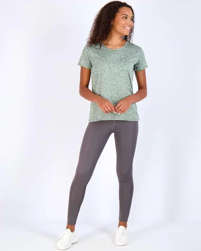 Vista 5 de Real Essentials - Paquete de 5 camisetas deportivas de tela Dry Fit Tech Stretch, de manga corta y cuello redondo, para mujer