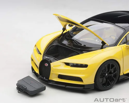 Vista 4 de Autoart Bugatti Chiron Jaune Molsheim Amarillo y Nocturne Negro Modelo 1/18
