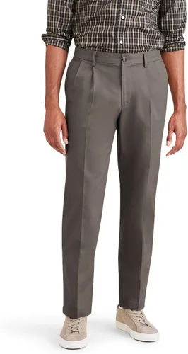 Vista 18 de Classic Fit Signature - Pantalones Iron Free de color caqui con Stain Defender - Plisados (Regular y Big & Tall)