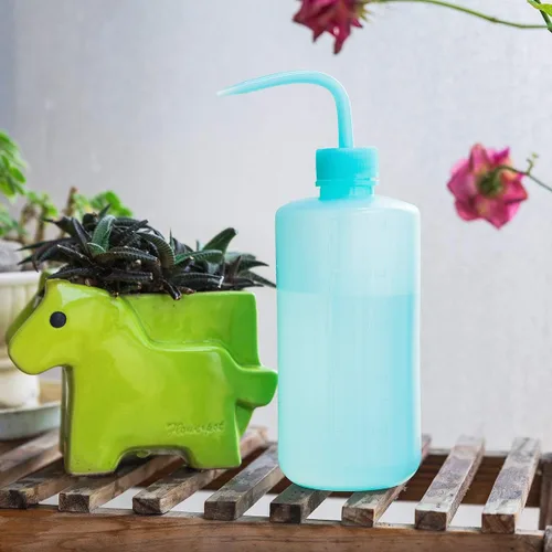 Vista 2 de Botellas exprimibles para suculentas, 16.9 fl oz, botella de riego de chorro de agua azul, lata de aspersión para apretar, botella de plástico