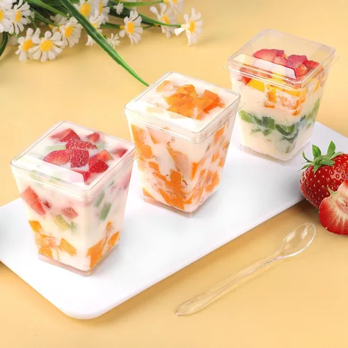 Vista 7 de Paquete de 100 Vasos de Postre de Plástico de 5 oz con Tapas y Cucharas, Vasos de Parfait de Yogur y Aperitivos para Fiestas, Mini Vasos de Postre