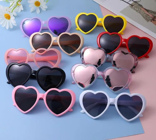 Vista 3 de Pro Acme Lentes de sol de corazón para mujer, polarizados, encantadores, estilo retro, de moda roja
