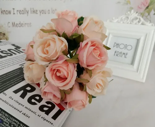 Vista 7 de Ramos de boda de rosas artificiales de imitación de flores de seda, flores de seda, ramo atado a mano, rosa