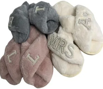 Vista 2 de Pantuflas de personalización de nombre Pantuflas esponjosas para fiesta de novia Regalo de Navidad Pantuflas personalizadas Regalo de dama
