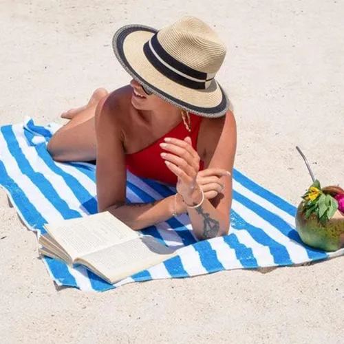 Vista 6 de Toallas de playa personalizadas Passion para adultos - Toallas de piscina personalizadas con nombre - Algodón altamente absorbente - Diseño a rayas