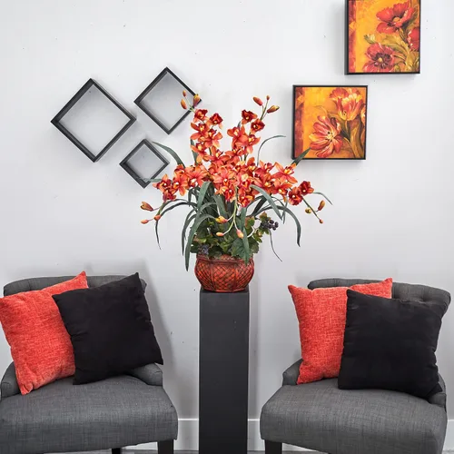 Vista 4 de Cymbidium con jarrón decorativo, arreglo de seda