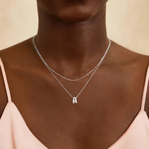 Vista 4 de Collar de letras doradas y plateadas, con inicial en capas para mujer, pequeños collares con dije, gargantilla delicada, collar lindo apilable