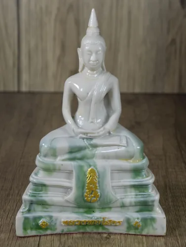 Vista 2 de BUDDHO Estatua de Buda Sothorn de mármol blanco de 6 pulgadas de alto. Estatua de Buda tailandés sentada para decoración del hogar, decoración